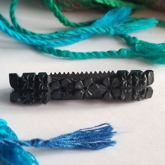 Relisted -Antique Whitby Jet bar pin black carved flowers floral mournin - Picture 4 of 12